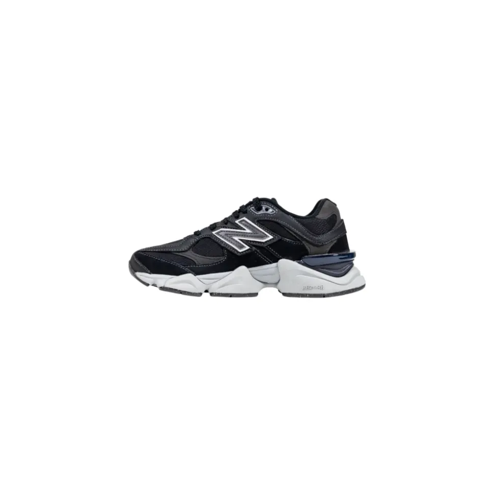 9060 Sneakers
