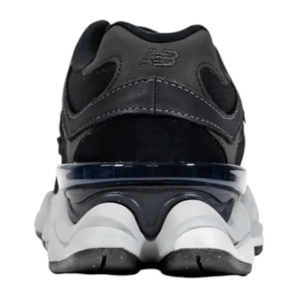 9060 Sneakers