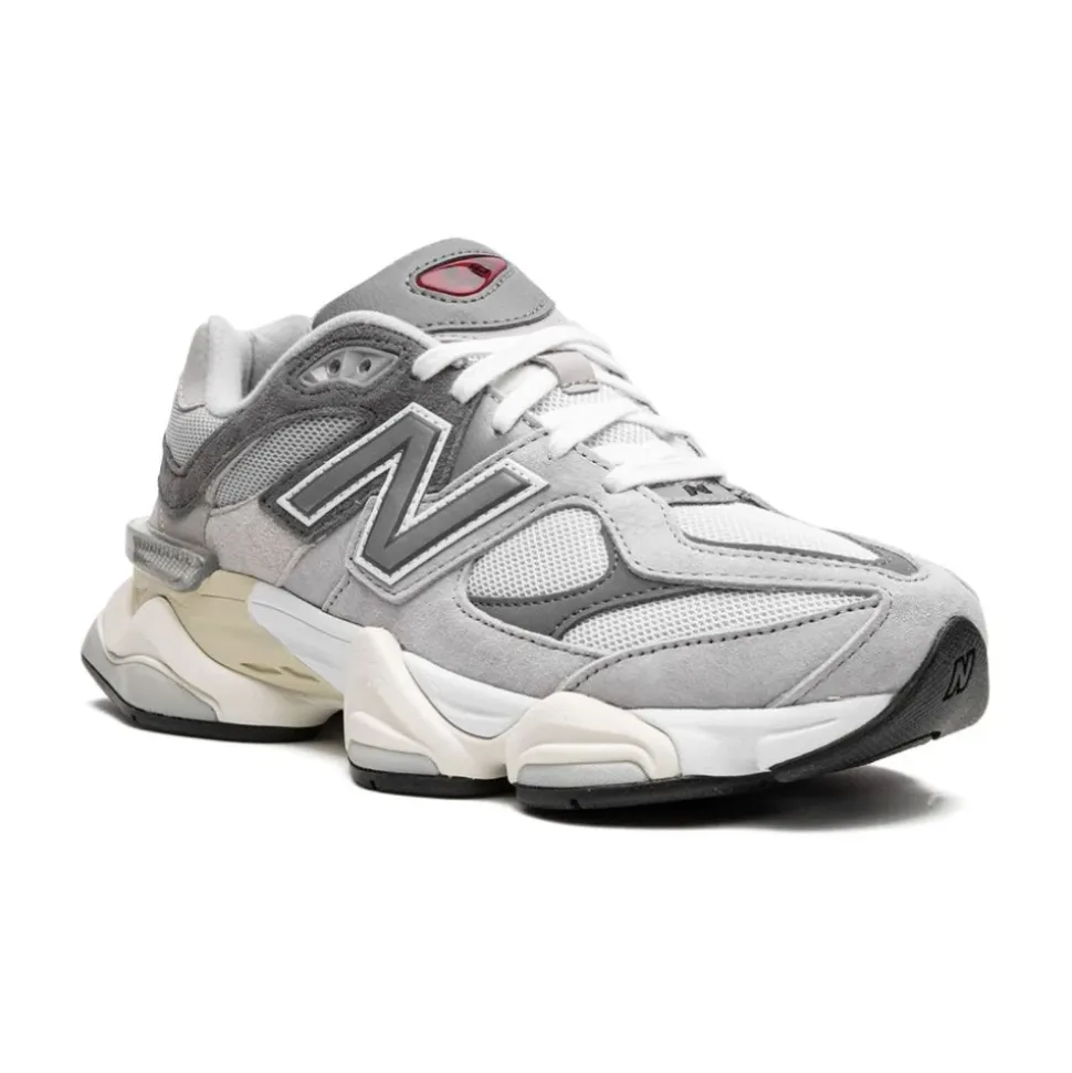 9060 Sneakers