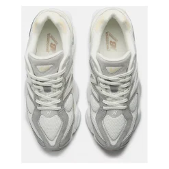 9060 Sneakers