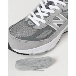 9060 Sneakers