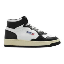 ‘Aumw’ sneakers