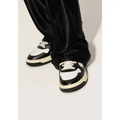 ‘Aumw’ sneakers