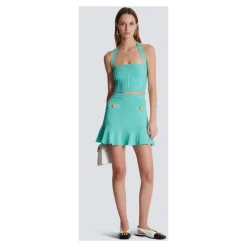 Ausgestelltes Strickkleid