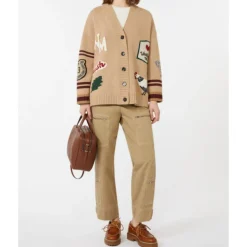Beiger Cardigan mit Frontdesign