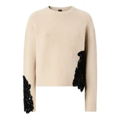 Beiger Pullover mit Logodetail