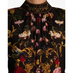 Bluse mit Blumenmuster und Stehkragen