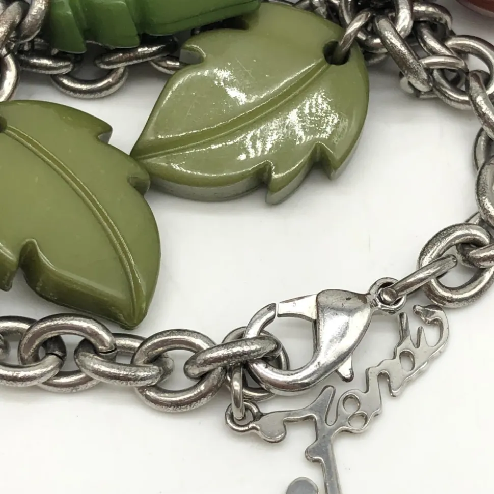 Buntes Armband mit Blatt- und Eichelanhänger