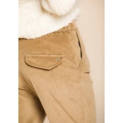 Cordhose mit lockerer Passform