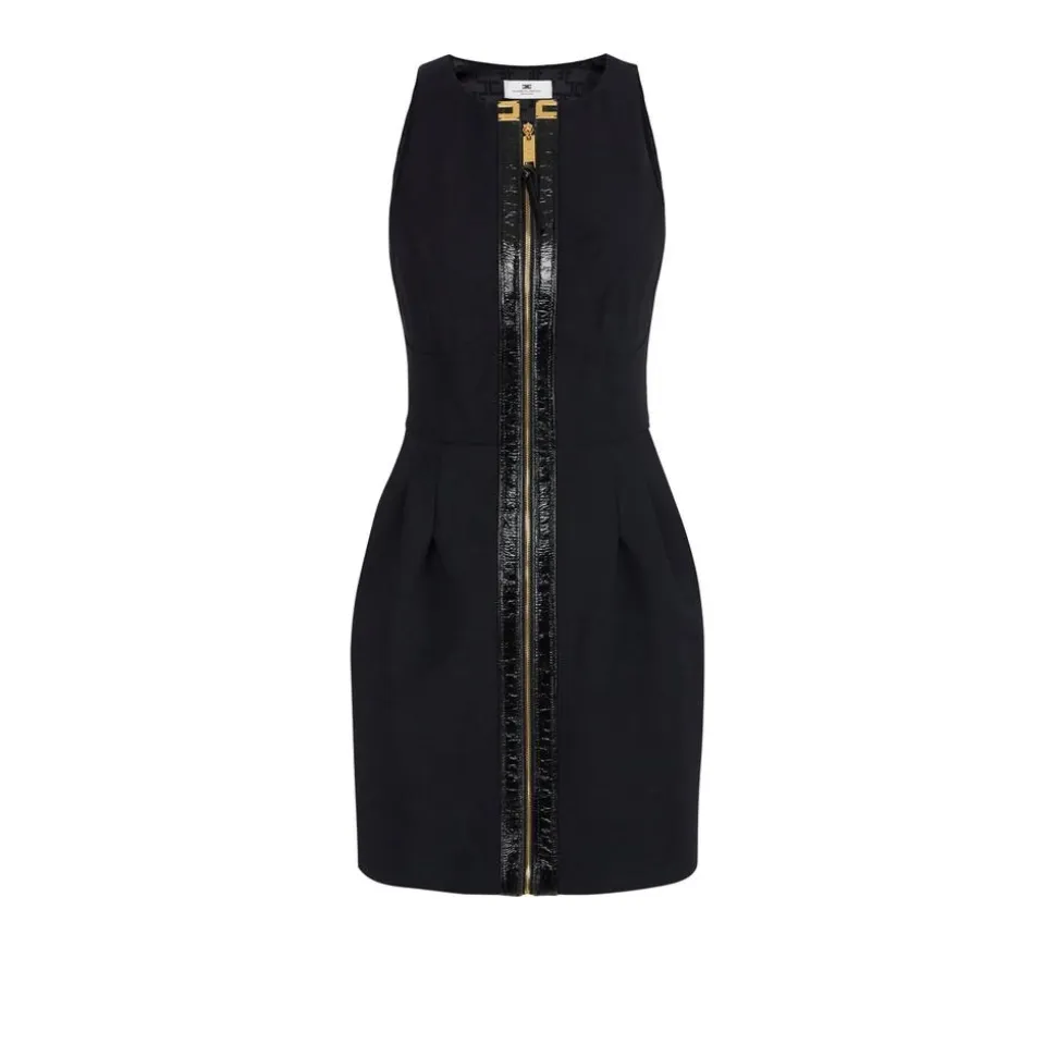 Doppellagiges Crêpe-Kleid mit Knisterleder-Besatz