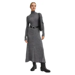 Geripptes Woll-Midikleid mit Rollkragen