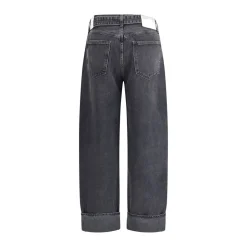 Jeans mit umgeschlagenen Säumen