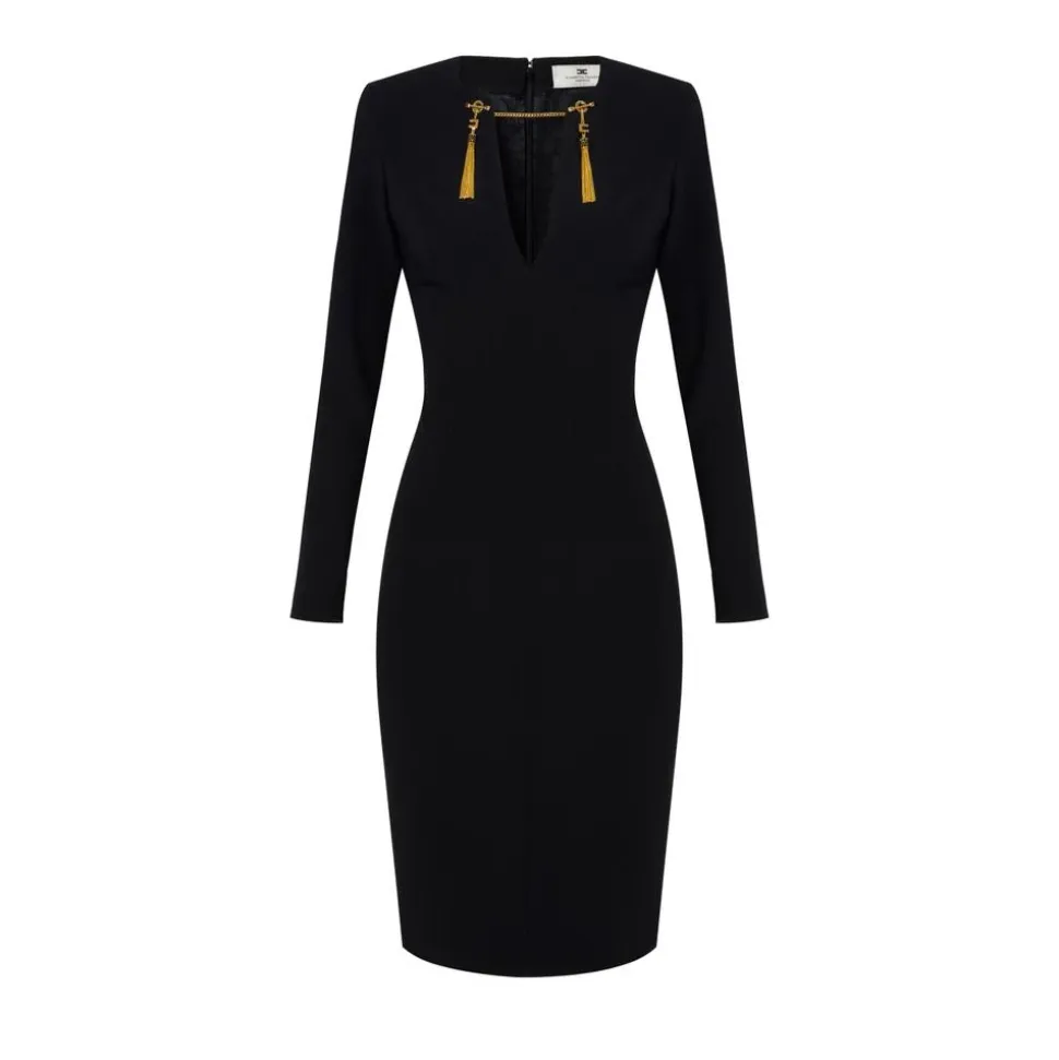 Kleid aus leichtem Crêpe-Stoff mit Schmuckkette