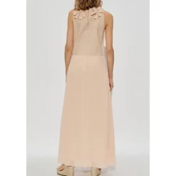 Kleid mit floralen Details