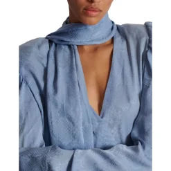 Kleid mit Schlangenmuster aus Seidenjacquard und Bindedetail