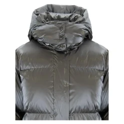 Kurze Daunenjacke mit hohem Kragen