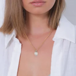 Kurze Halskette mit Barock Shell Perle