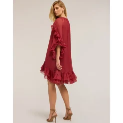 Kurzes Kleid mit Rüschen