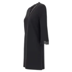 Kurzes Kleid mit Spitzendetails