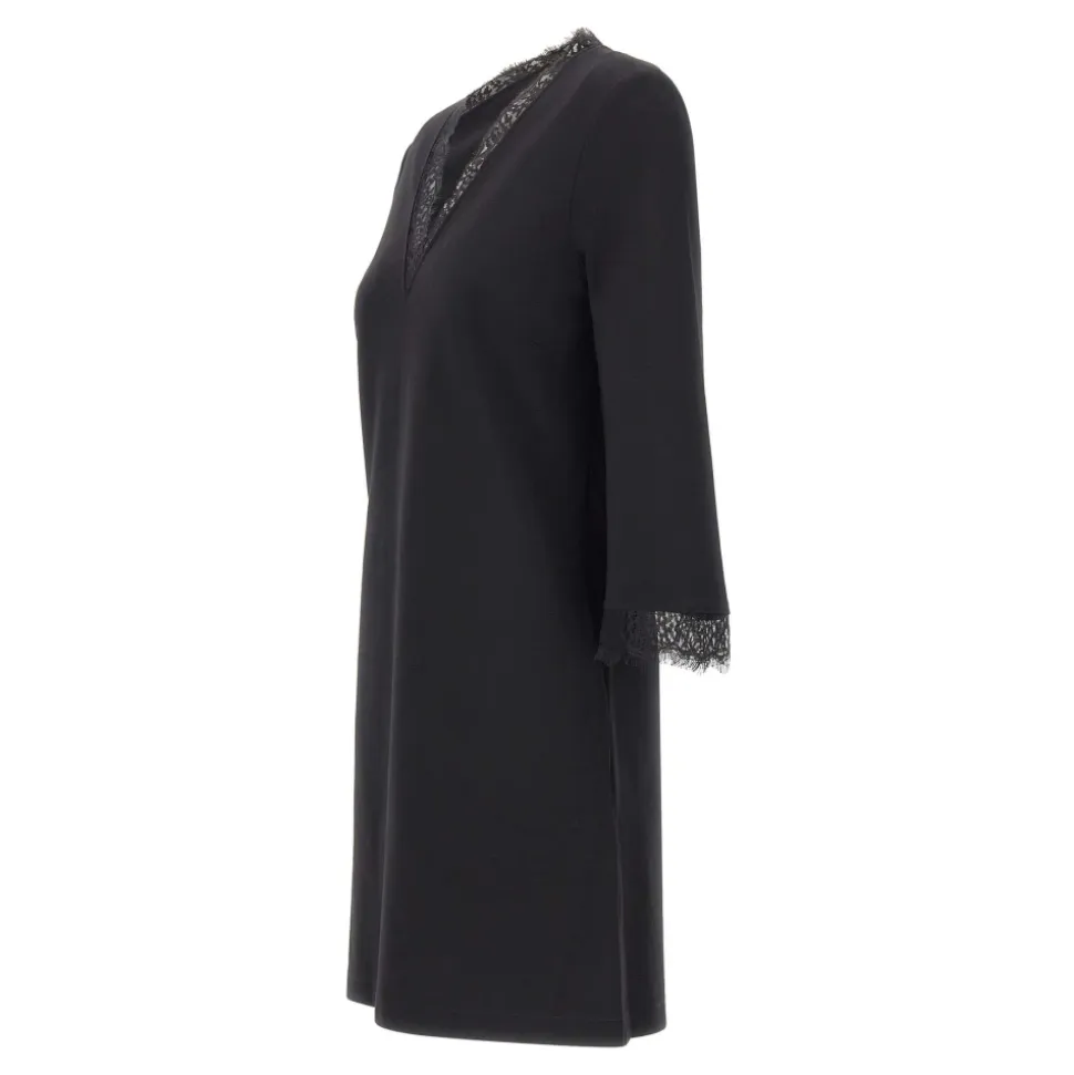 Kurzes Kleid mit Spitzendetails
