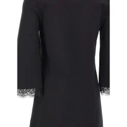 Kurzes Kleid mit Spitzendetails