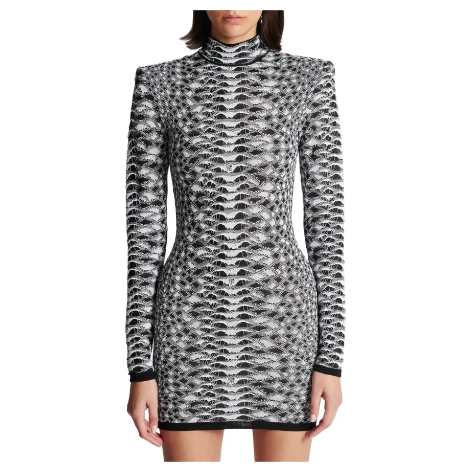 Kurzes Strickkleid mit Schlangenmuster