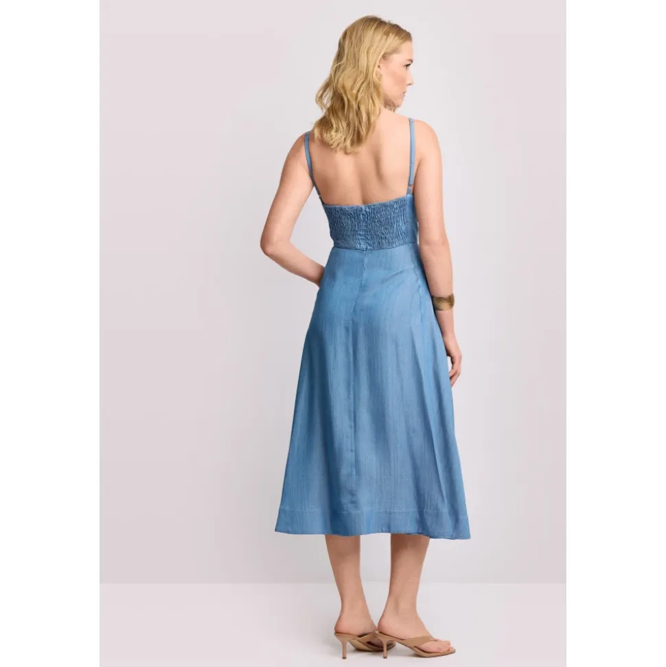 Lässiges ausgestelltes, langes Kleid