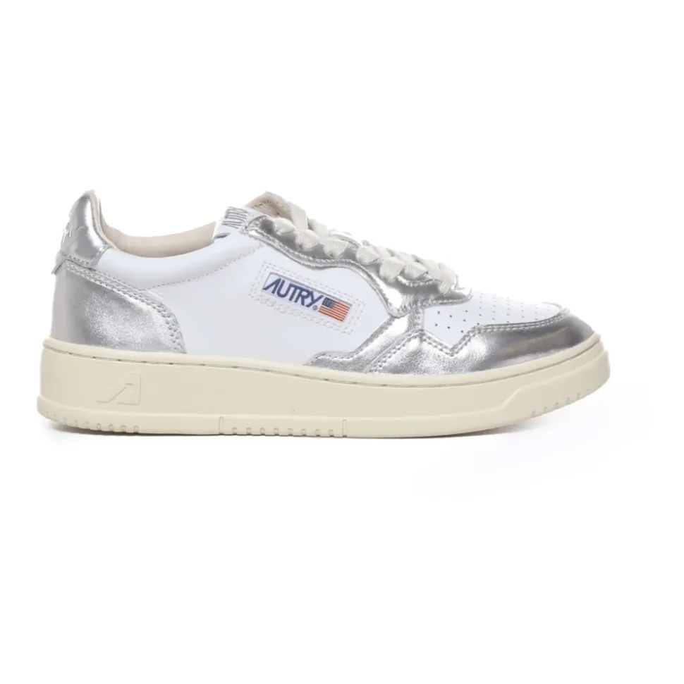 Medalist Low Sneaker