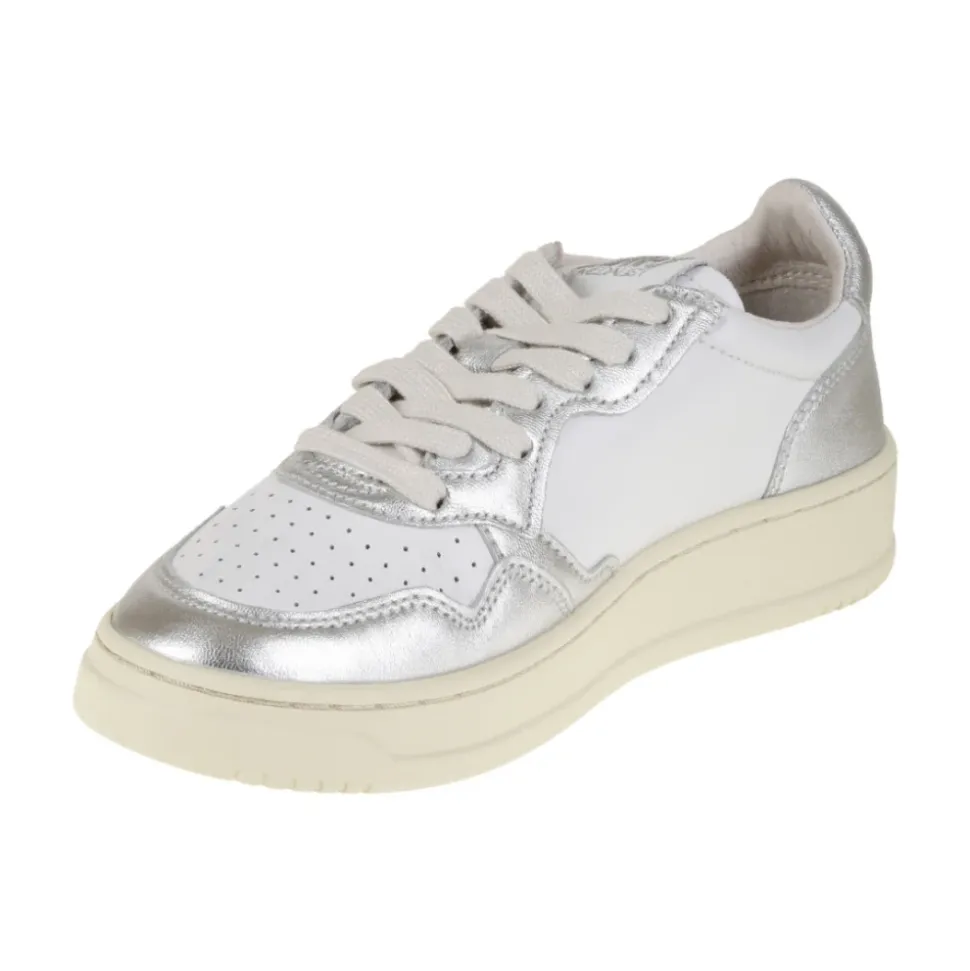 Medalist Low Sneaker