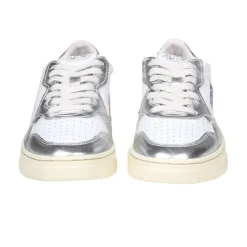 Medalist Low Sneaker