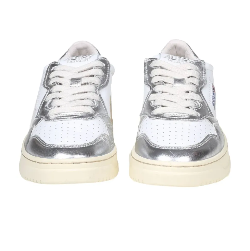 Medalist Low Sneaker