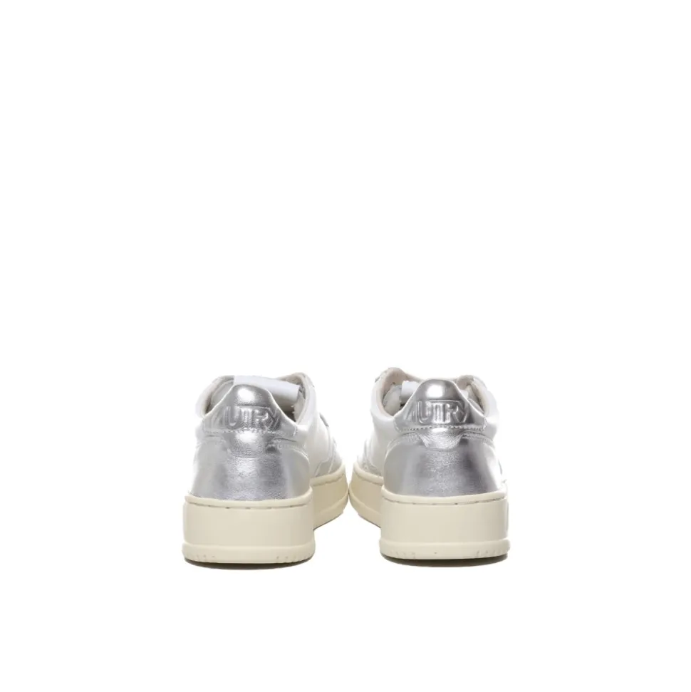 Medalist Low Sneaker