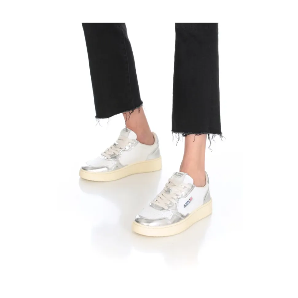 Medalist Low Sneaker