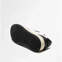 Medalist Low Sneaker