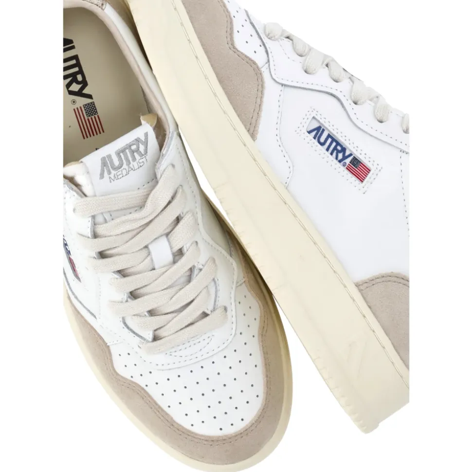 Medalist Low Sneakers