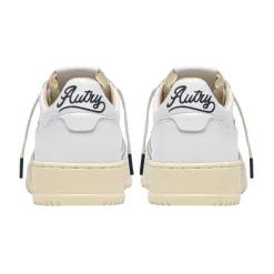 Medalist Low Sneakers