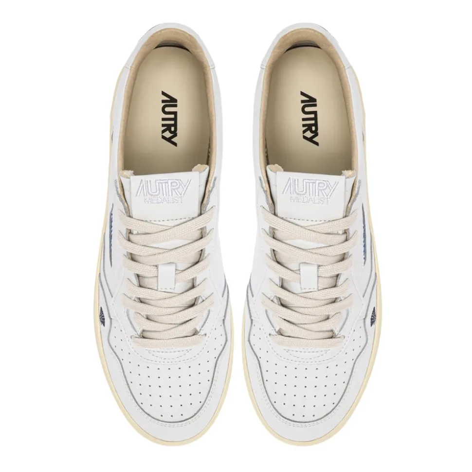 Medalist Low Sneakers