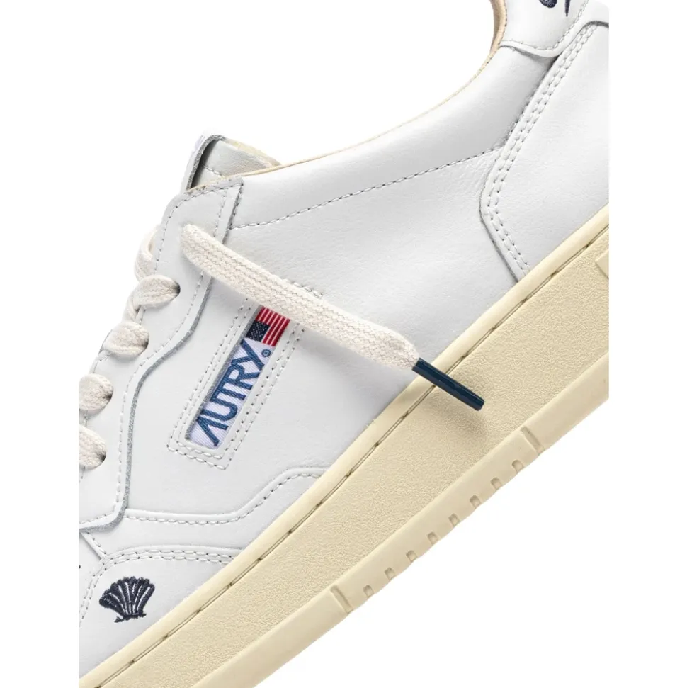 Medalist Low Sneakers