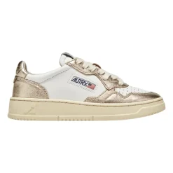 Medalist Low Top Sneaker