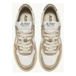 Medalist Low Top Sneaker