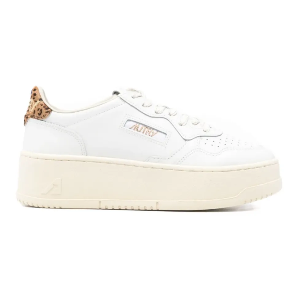 Medalist Sneakers