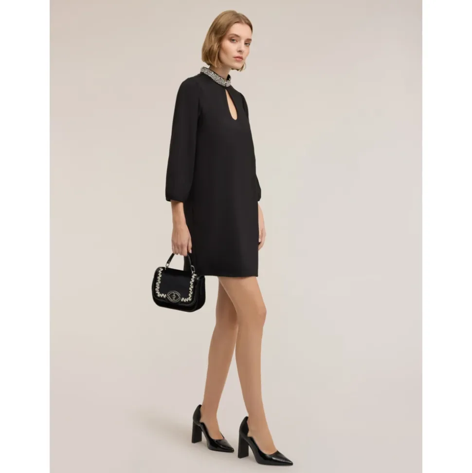 Milano Stitch Kleid mit Stickkragen