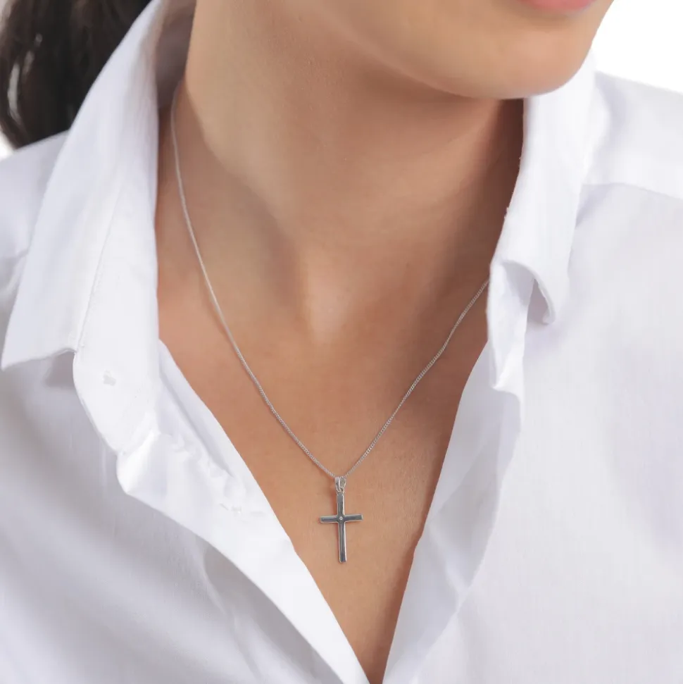 Minimal Cross Necklace