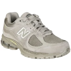 2002R Sneaker