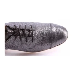 Schnürschuhe