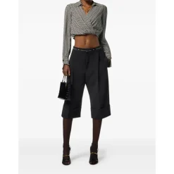Schwarze Bermuda-Shorts mit maßgeschneidertem Bund