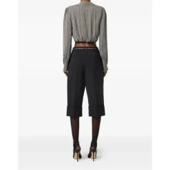 Schwarze Bermuda-Shorts mit maßgeschneidertem Bund