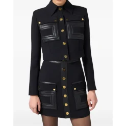 Schwarze Crop-Jacke mit Kontrastknöpfen