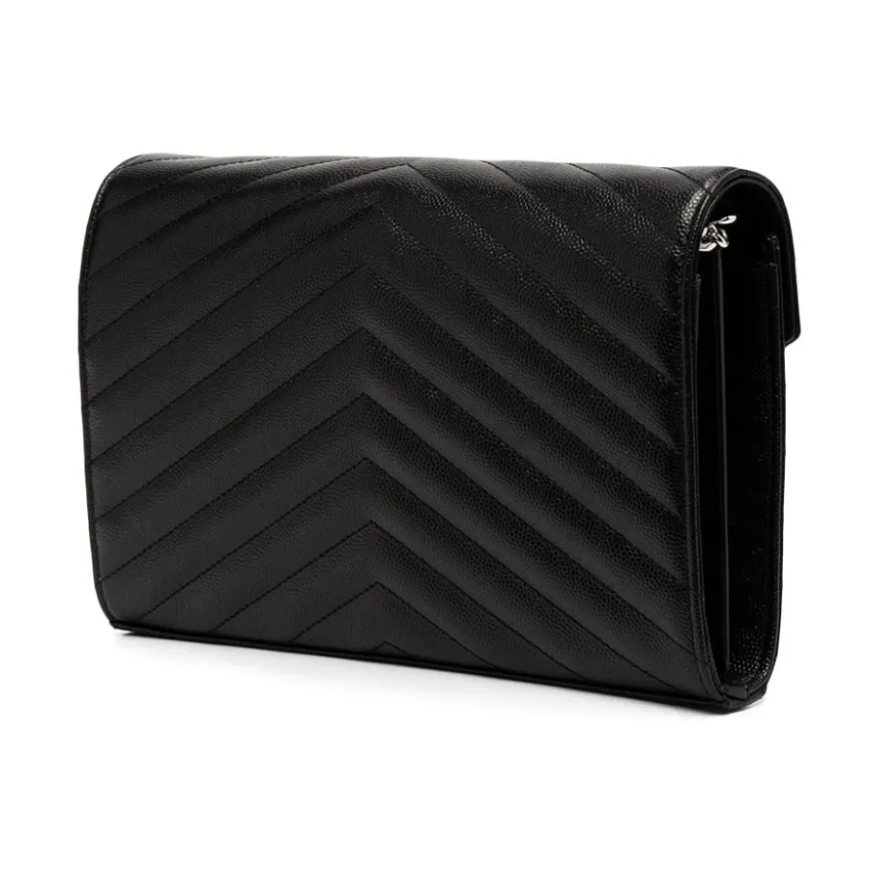 Schwarze Leder-Schultertasche mit Metallinitialen