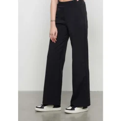 Schwarze Reisehose
